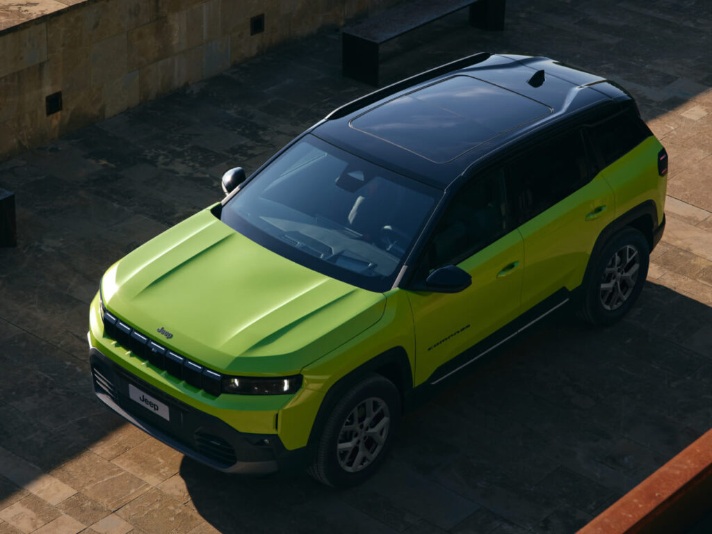 Jeep Compass J4u Mhev My26 1280x960 Privacy Glass And Glass Band