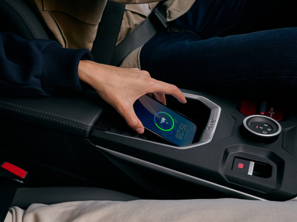Jeep Compass J4u Mhev My26 1280x960 Wireless Charger