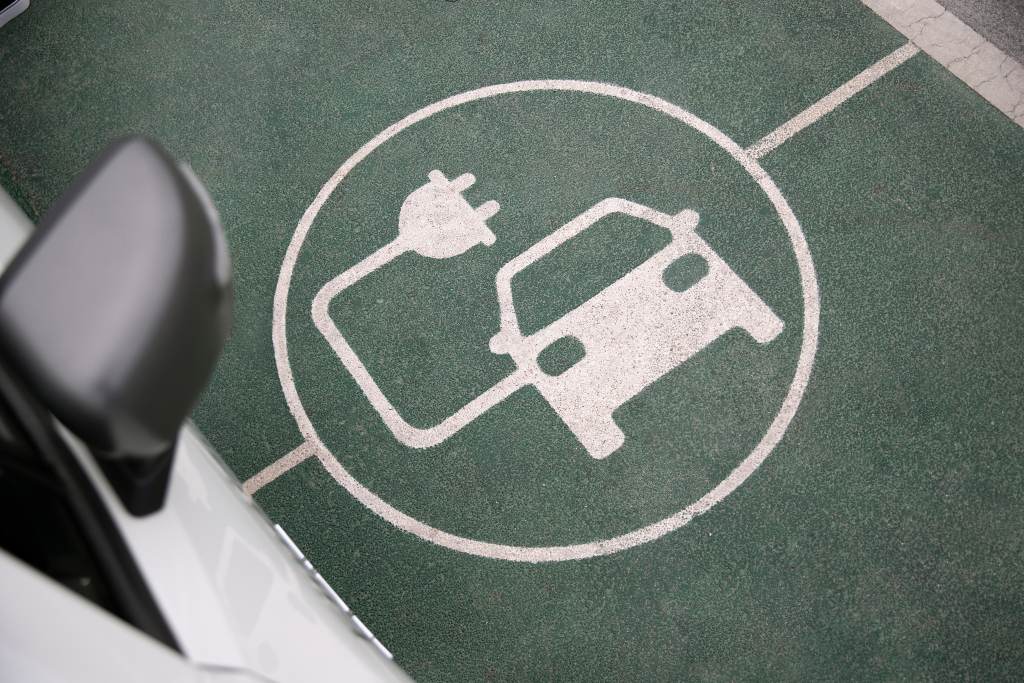 Punjenje Elektricni Auto