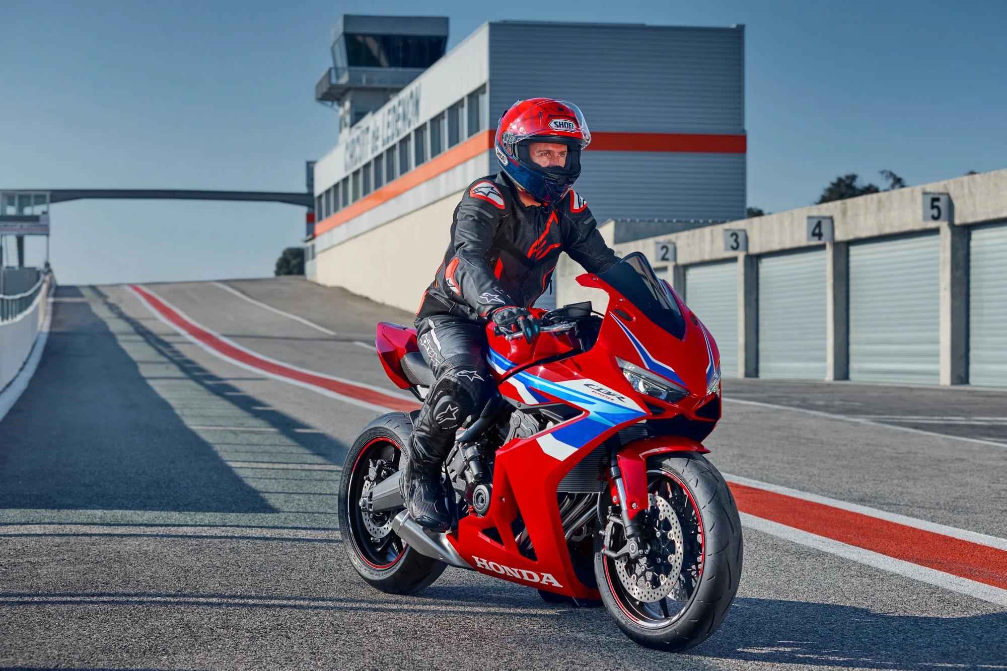 24ym Cbr650r Ec Location Static 01 0077