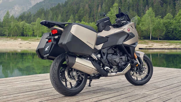 Honda Nt1100 Image 8